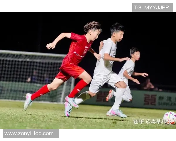 球星豪宅与足球梦想：探索世界顶级足球运动员的奢华生活空间