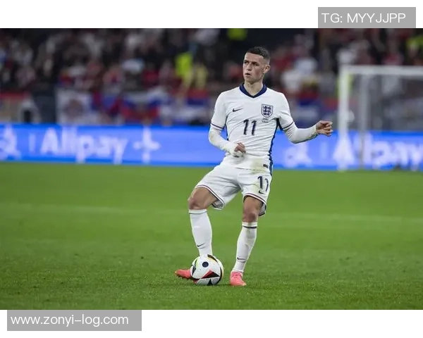 福登领衔球星参赛卡亮相欧洲杯足球赛事 聚焦未来之星的赛场风采